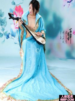 弹琵琶的蓝裙仙女阿薇人体摄影,咪咪美女人体艺术图片